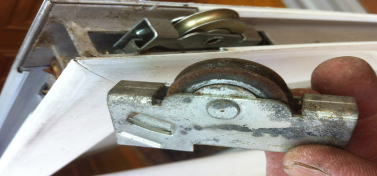 screen door roller repair in Oakland